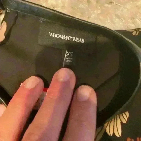 ❤️5/$25❤️ Dress - Picture 3 of 5